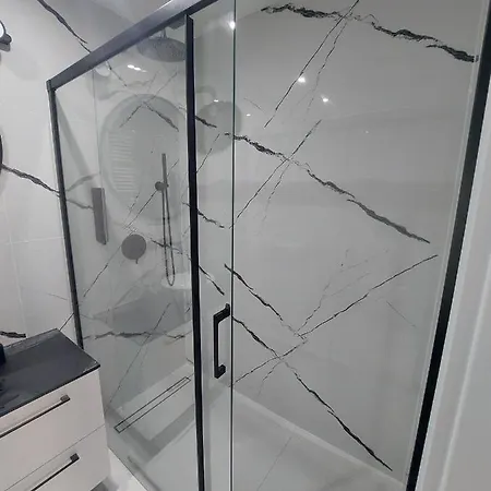 Apartment Sloneczny Aktena Shellter *